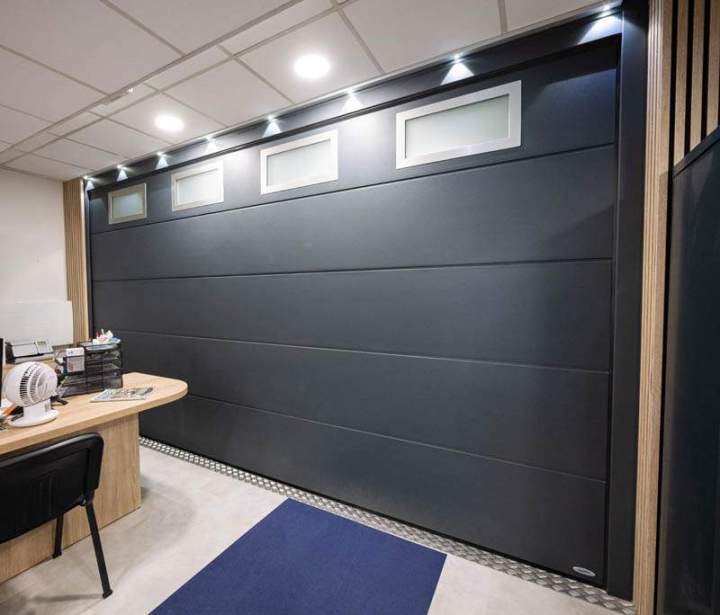 Installation de porte de garage basculante débordante Nogent-sur-Marne